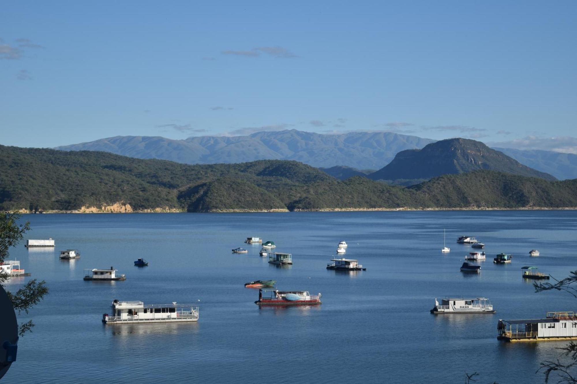 Terrazas Del Lago 카브라 코랄 외부 사진